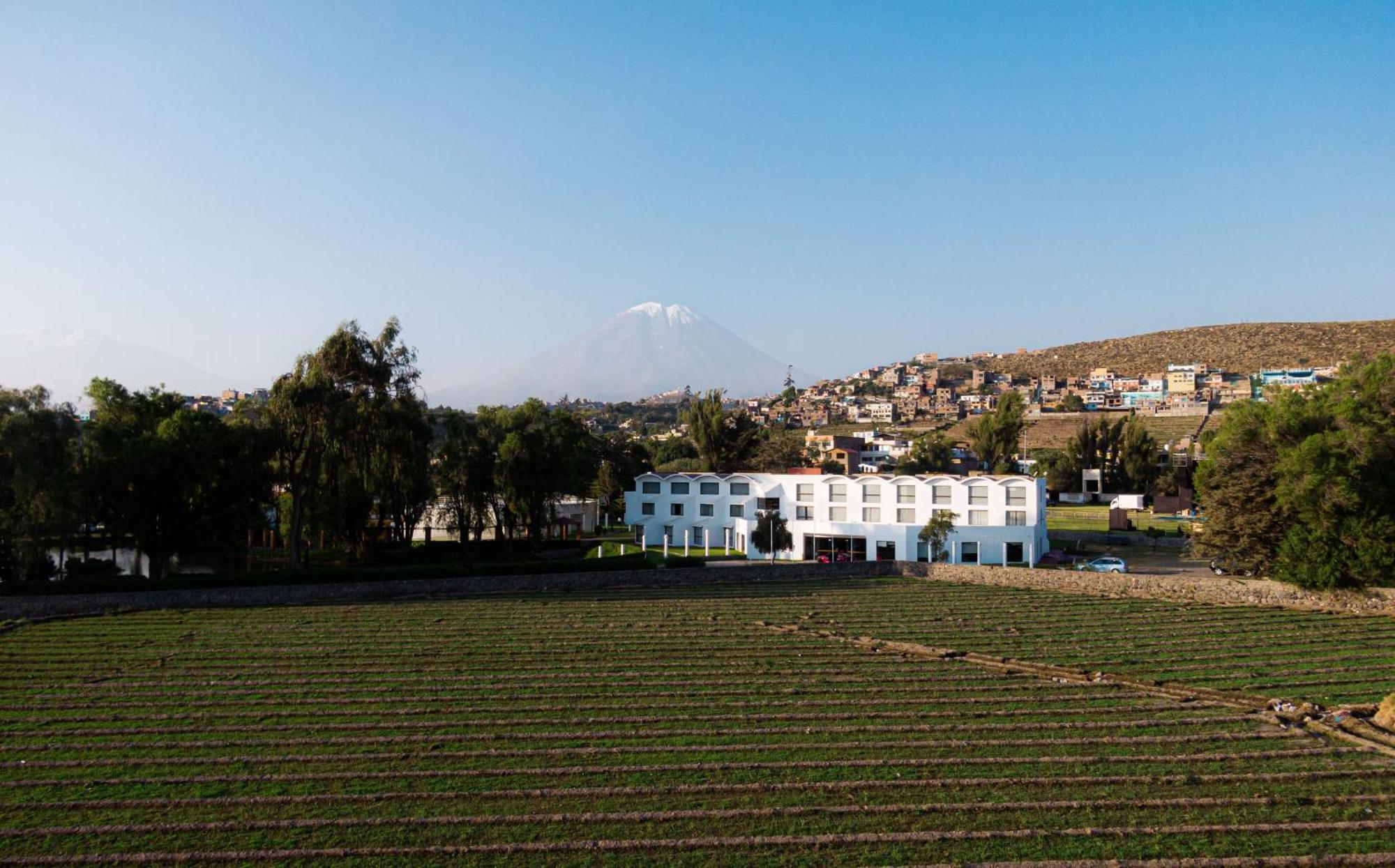 Bth Hotel Arequipa Lake Exterior photo