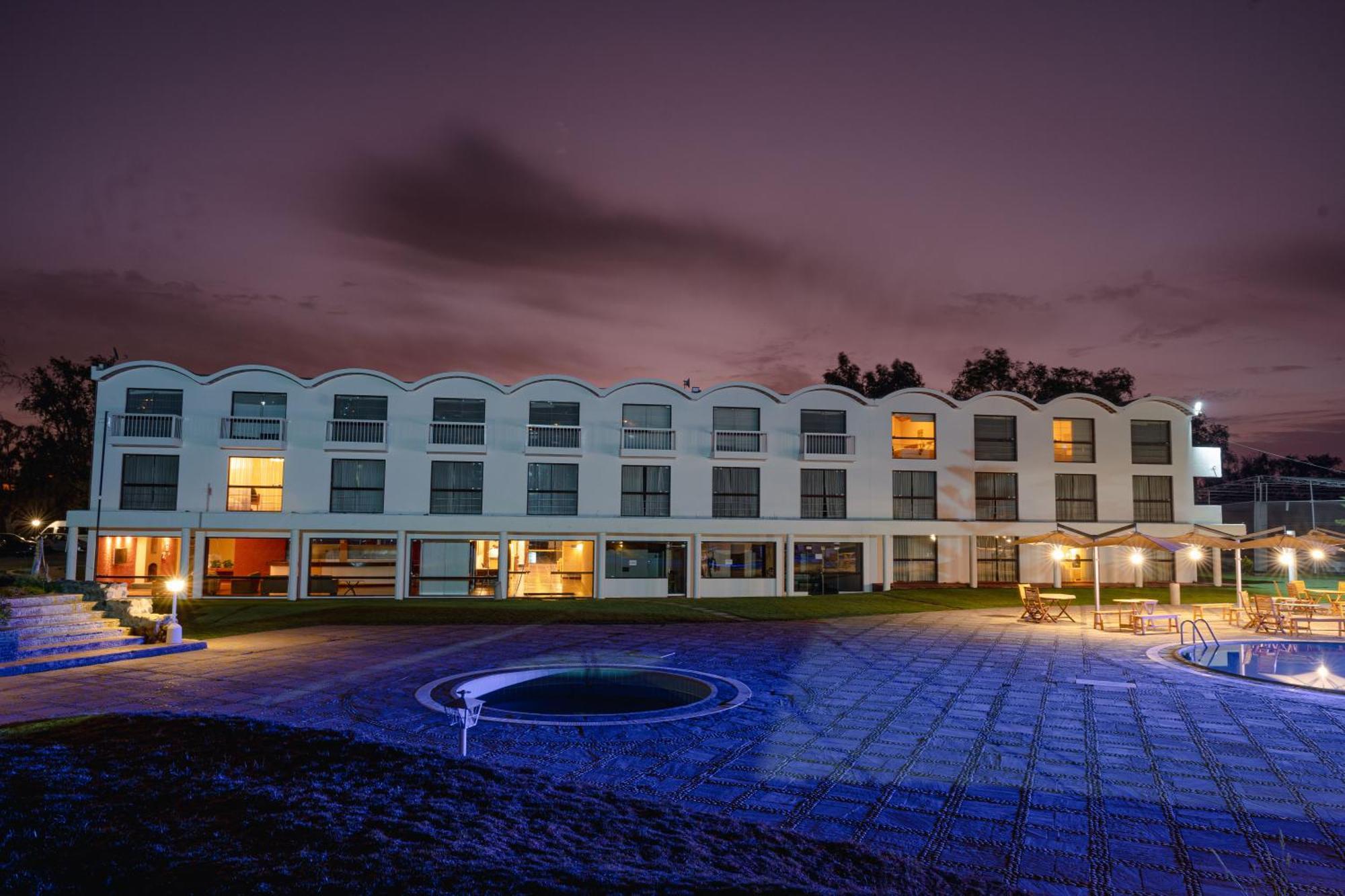 Bth Hotel Arequipa Lake Exterior photo